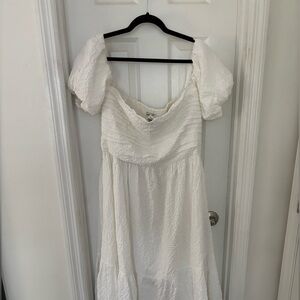 Elegant White Puff Sleeve Dress